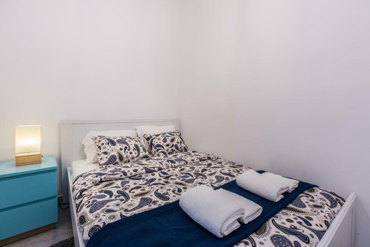 Santos Neighborhood Apartment Lisbon Bagian luar foto